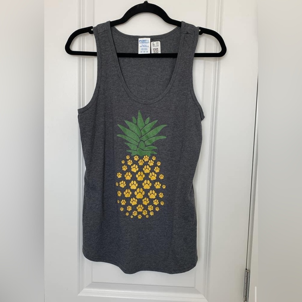 Pineapple / paw print Tank - NWT 🍍🐾